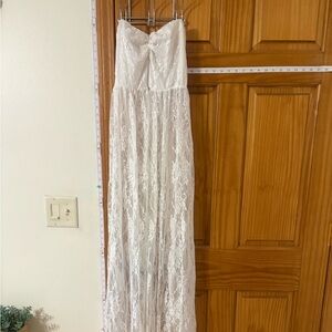 Elegant White Lace Strapless Nightgown